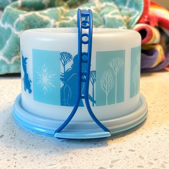 Tupperware Frozen Themed Mini cake taker - Picture 2 of 4